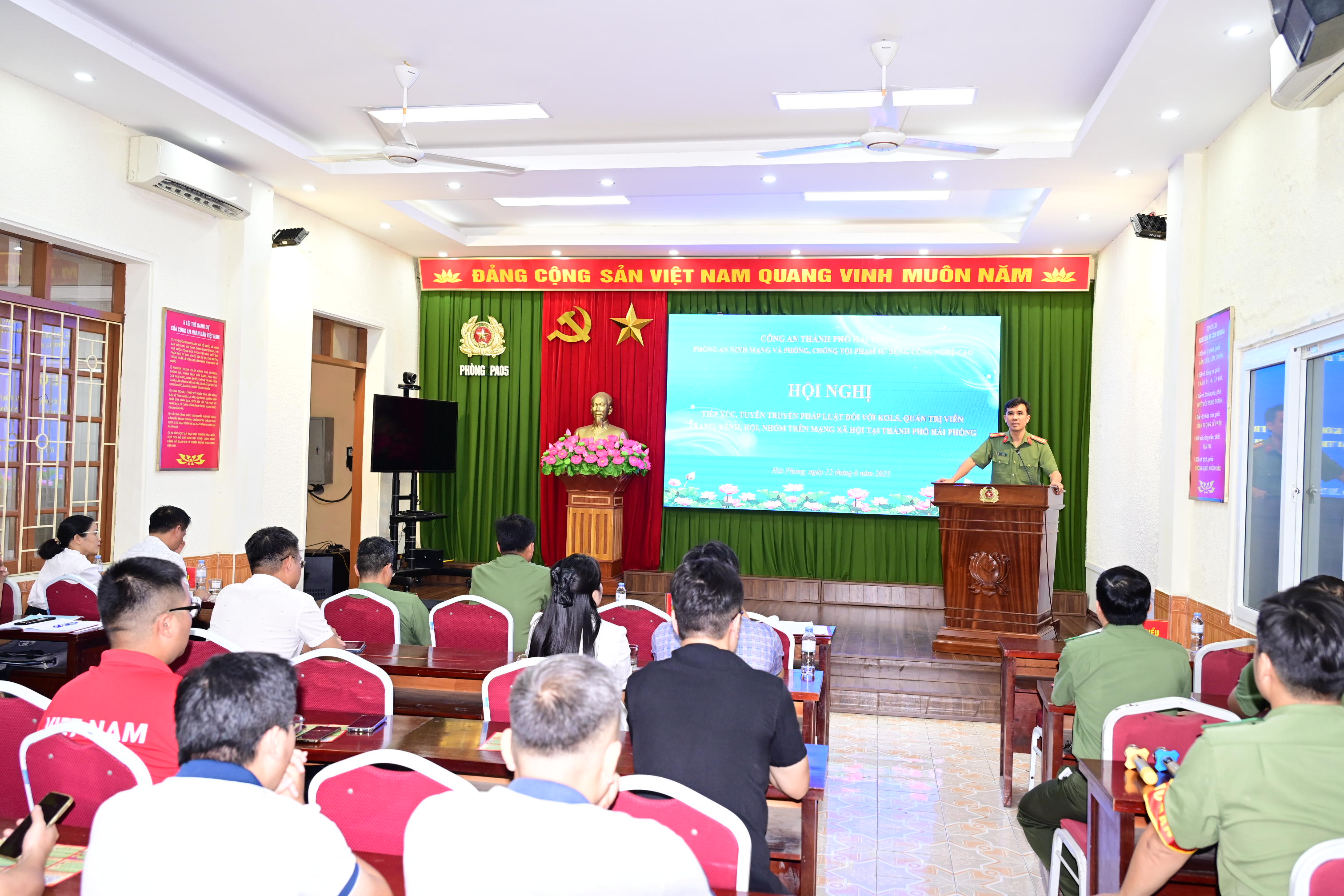 Phòng An ninh mạng và phòng, chống tội phạm sử dụng công nghệ cao: Tuyên truyền pháp luật tới hơn 40 Người ảnh hưởng, Quản trị viên trang, hội, nhóm mạng xã hội
